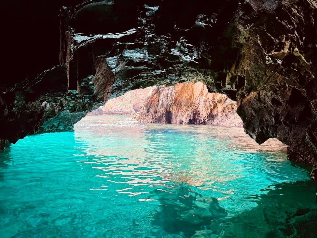 Berlenga Premium Experience: Private Boat to Caves, Bays & Snorkel