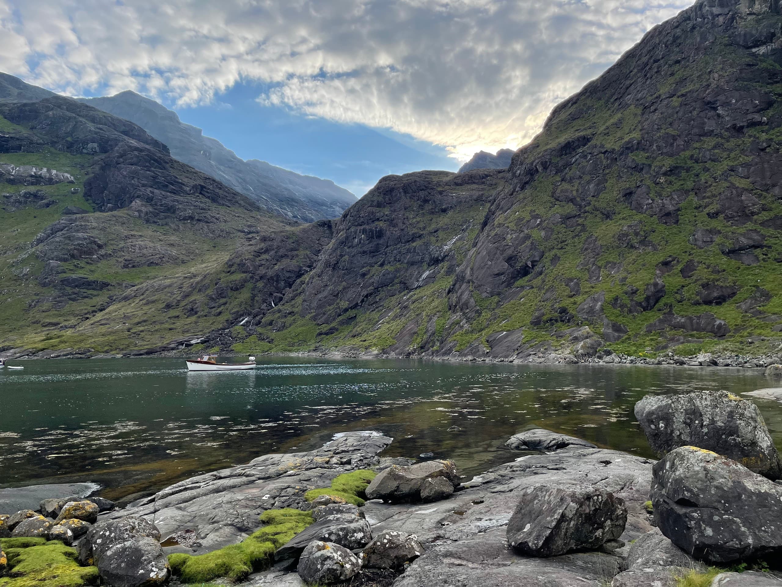 Maxi Midday Return to Loch Coruisk: 5-Hour Flexible Ashore Adventure