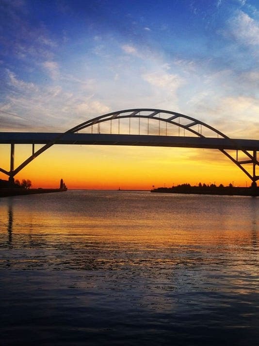 Sunset Kayak Tour in Milwaukee, Wisconsin
