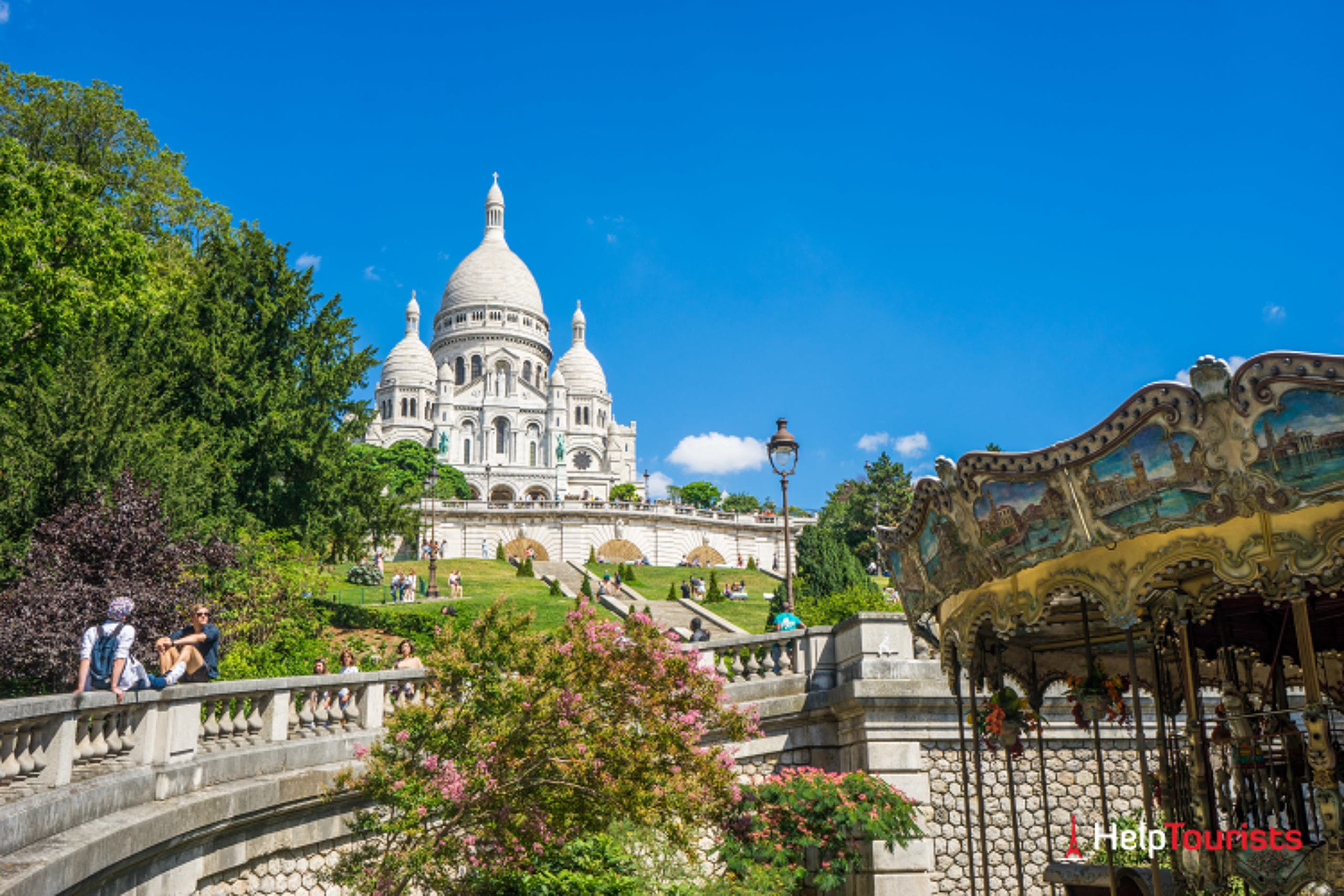 Montmartre Walking Tour Highlights by HelpTourists