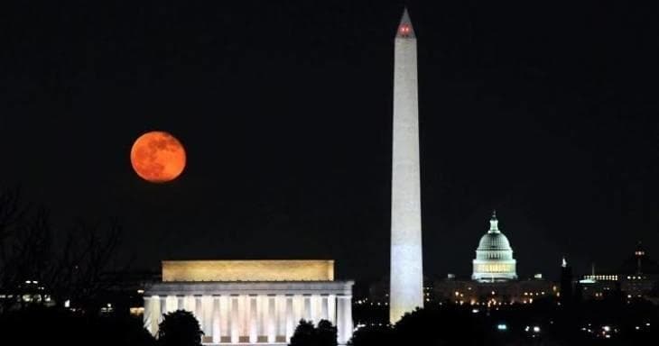 DC Full Moon Photography Tour at Netherlands Carillon