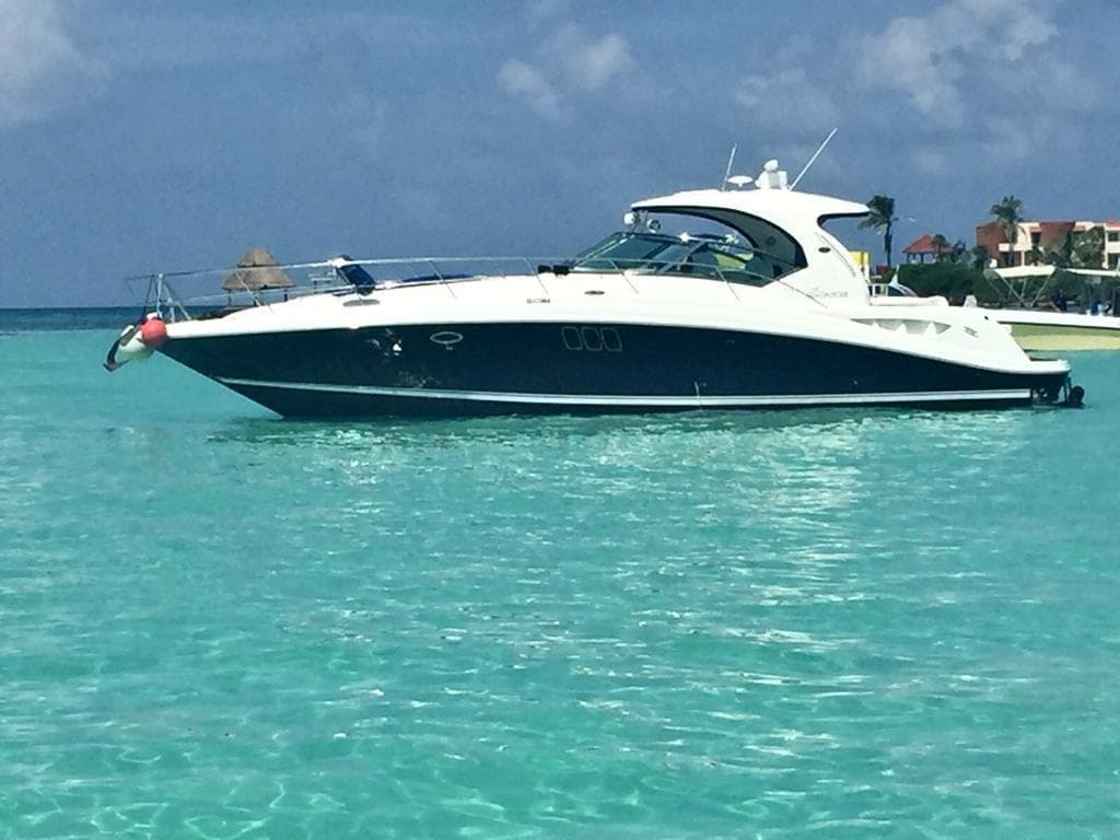 Luxury Yacht Charter with Aleman Travel Agency in Cancún
