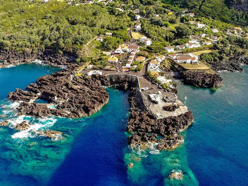 Faial Full Day Tour: Volcanoes, Caldeira Views & Capelinhos