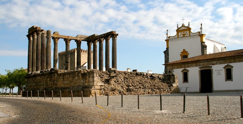 Évora Day Trip: History & Wine with Picta Travel
