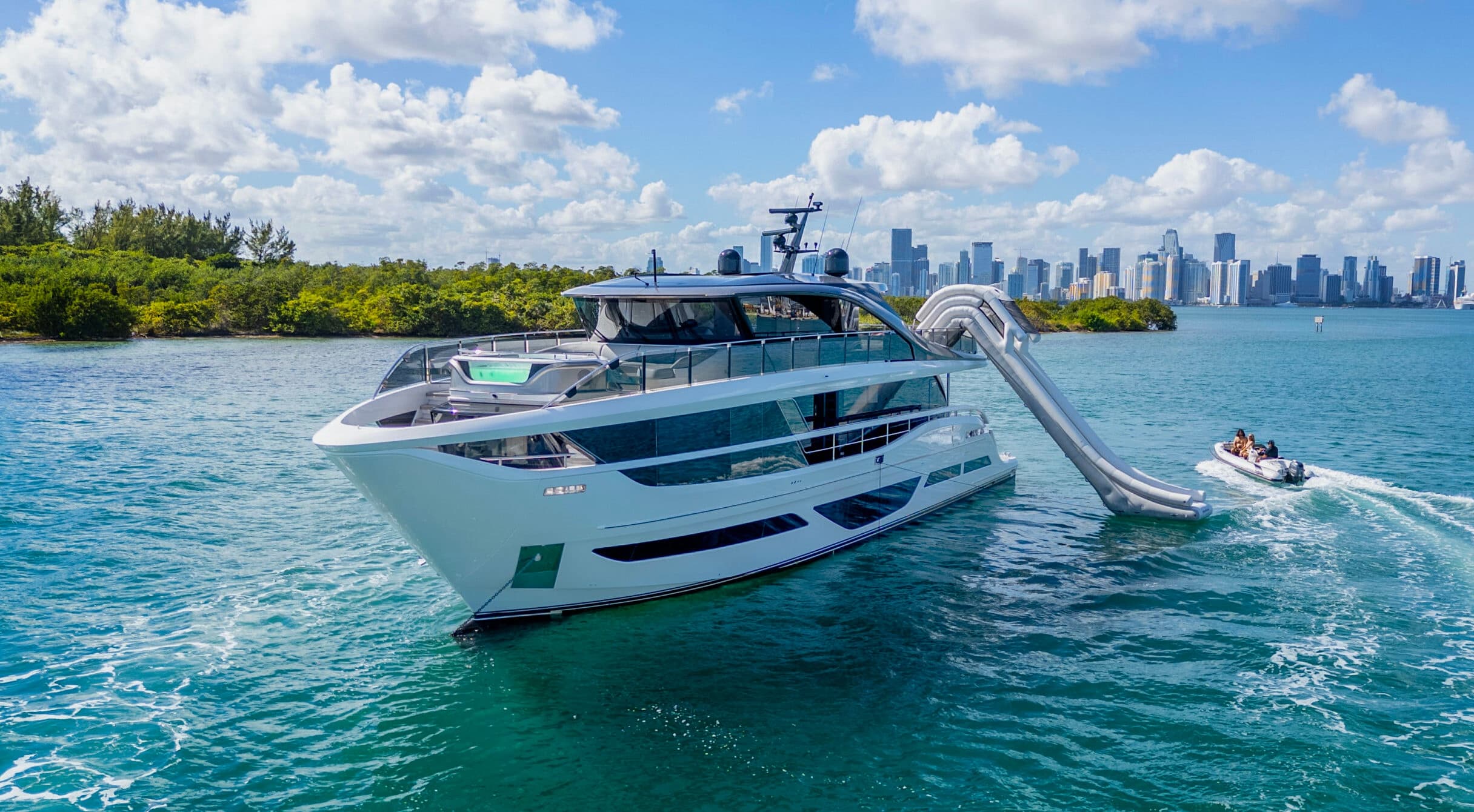 Luxury Yacht Experience with Miami Boat Experts in Miami Beach
