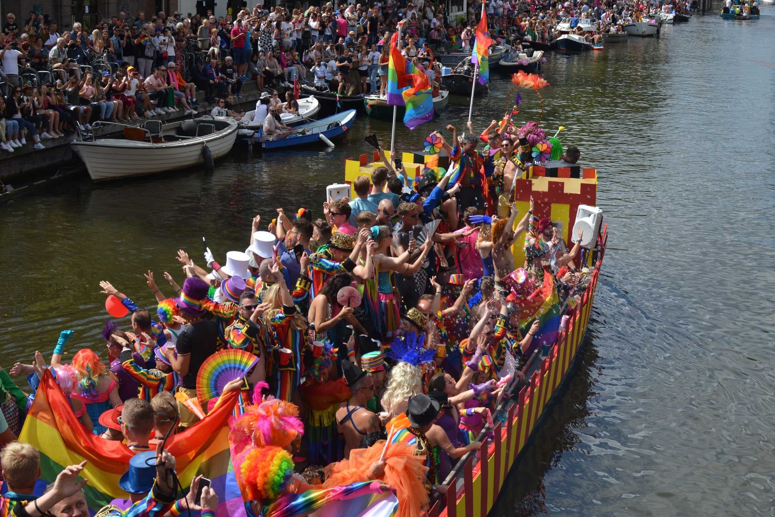Cultural Walking Tour & Pride History in Amsterdam by Smart Walk