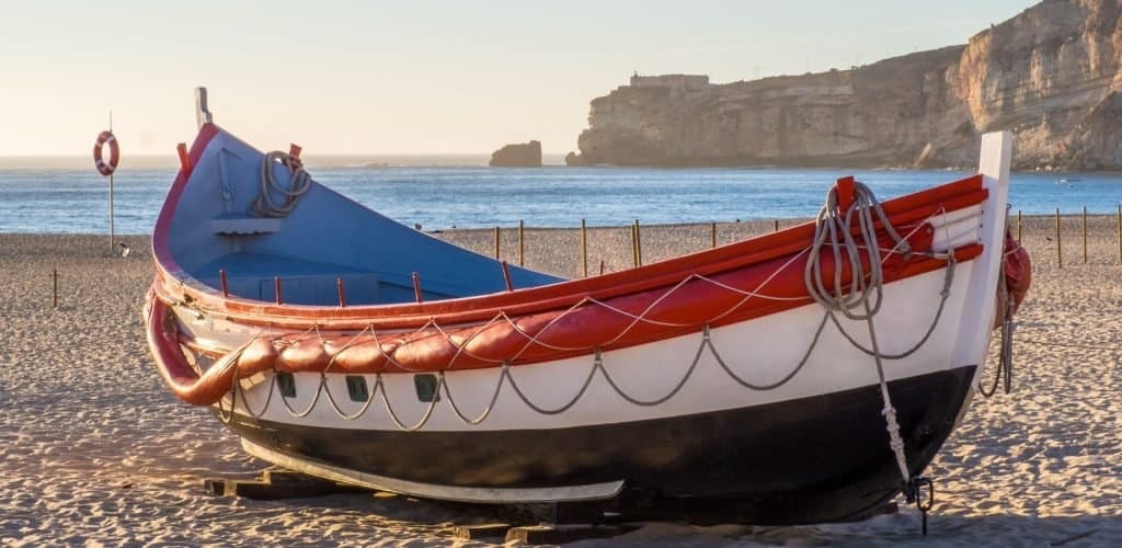 Coastal Water Activities in Nazaré with NobuTourism Portugal