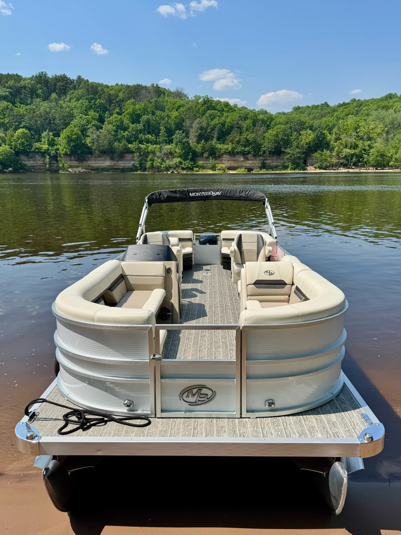 Relaxing Pontoon Boat Rentals in Stillwater, MN