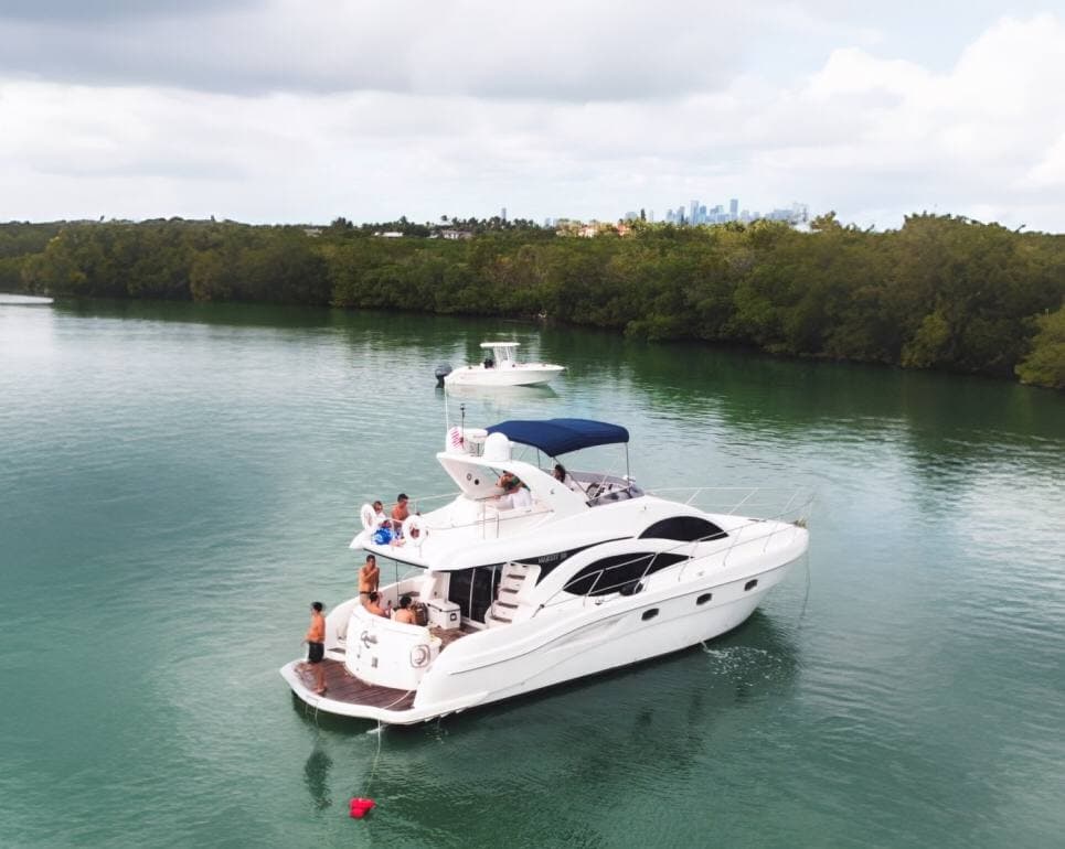 Luxury Yacht Adventures with Aura Yachts Rentals in Miami