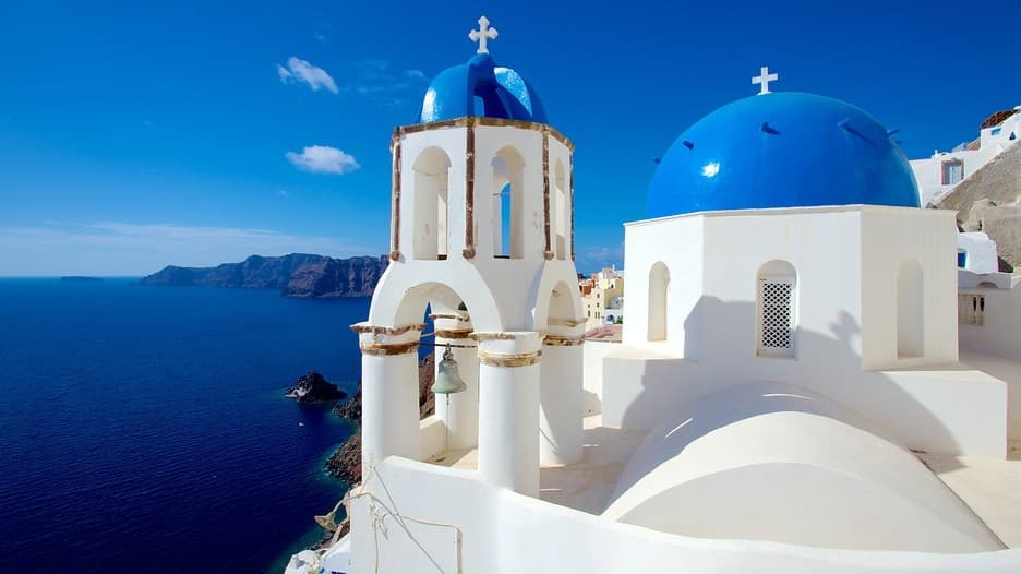 Private Santorini Island Tour: Custom Full-Day Drive to Oia, Akrotiri and Volcanic Beaches photo 3