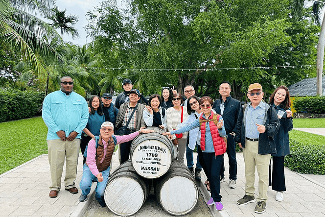 Bahamas Food & Beach Tour by Bahamas Private Transport