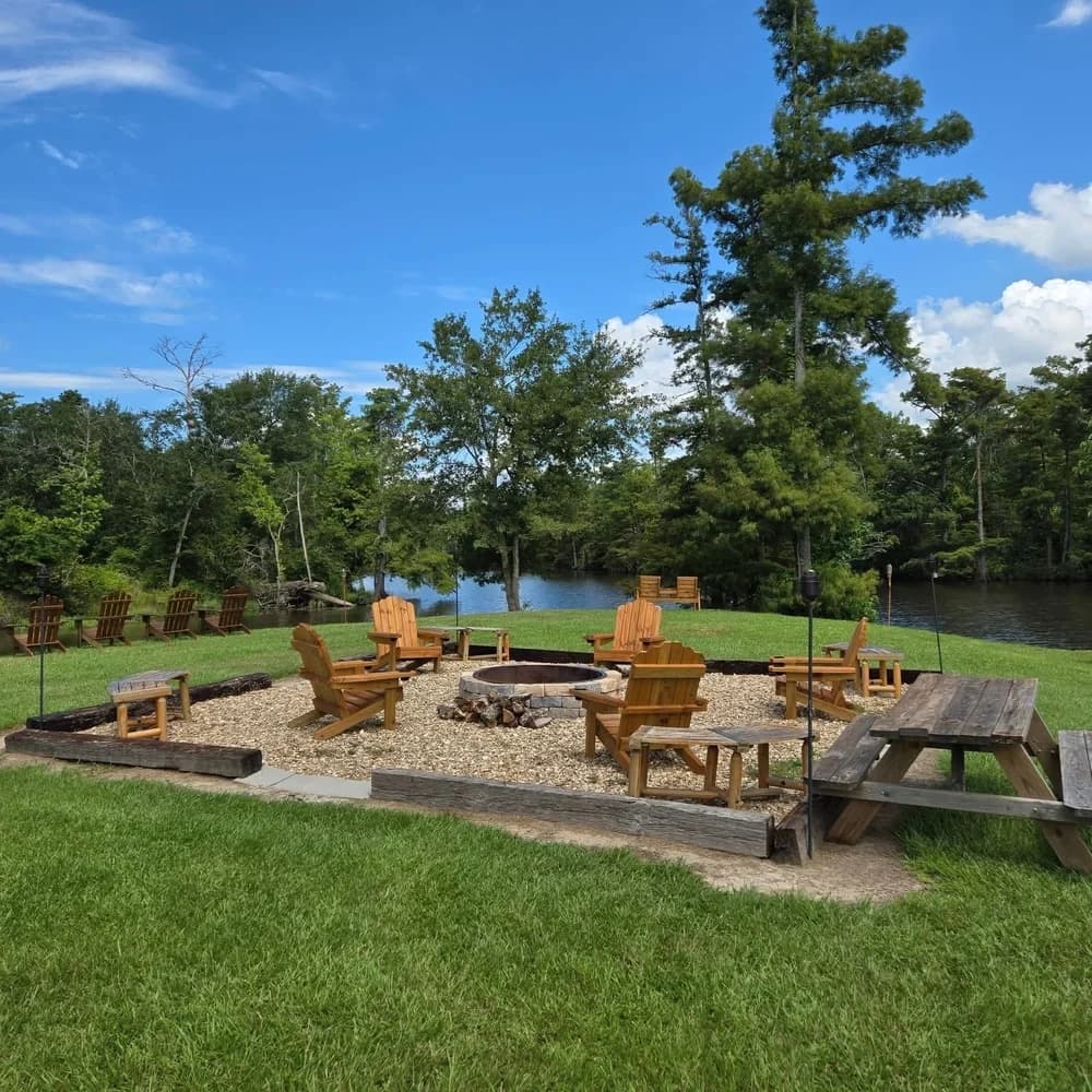 Riverside Tent Space: Classic Bayou Camping & Kayak Launch Near Westlake, LA