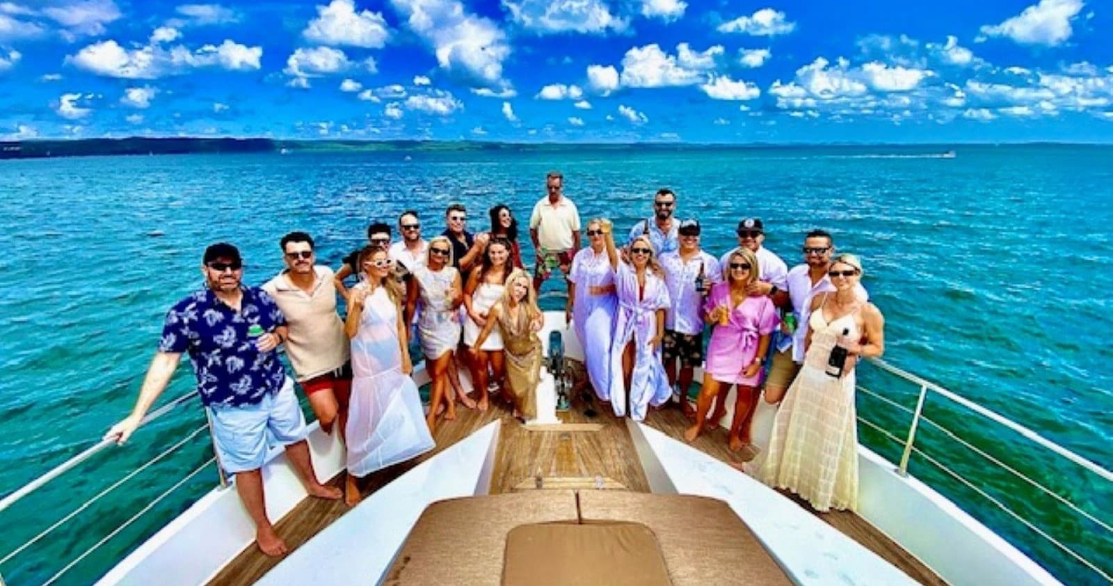 Private 24-hour Peel Island Escape: Horseshoe Bay Overnight Charter from Cleveland