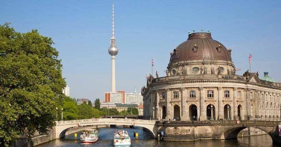 Land Adventures: 5-Hour Berlin Drive with A Friend in Berlin