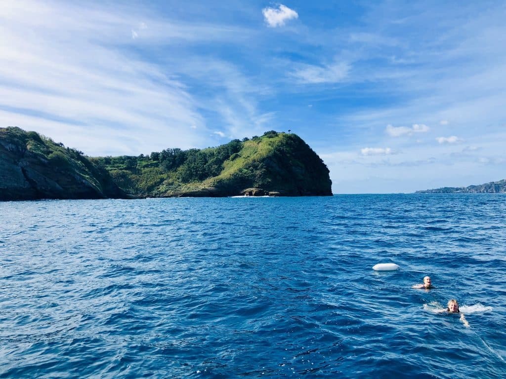 Sailing the Ilhéu da Vila Franca with Sailingside