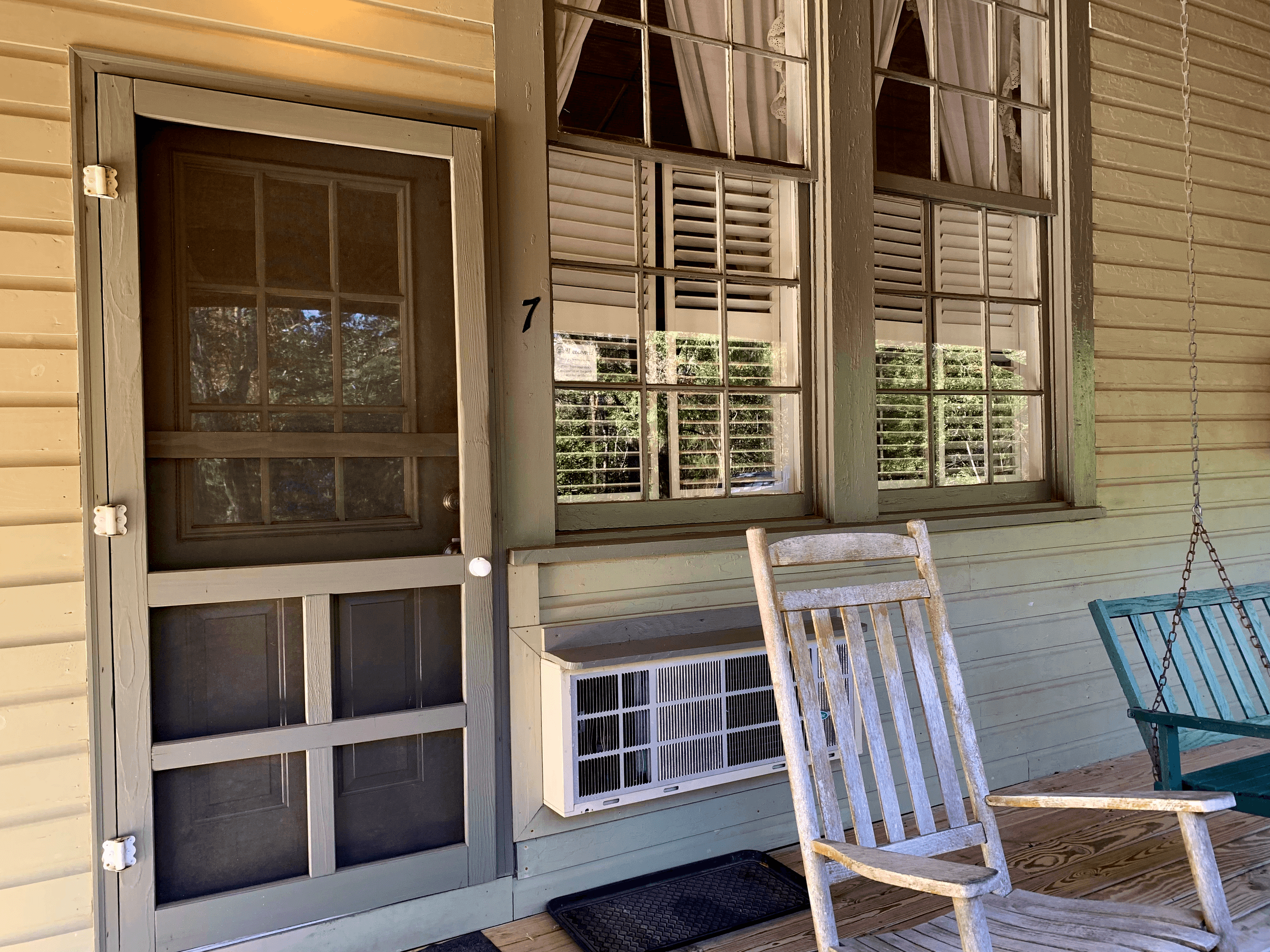 Cozy Cabin Stay at Adventures Unlimited in Milton
