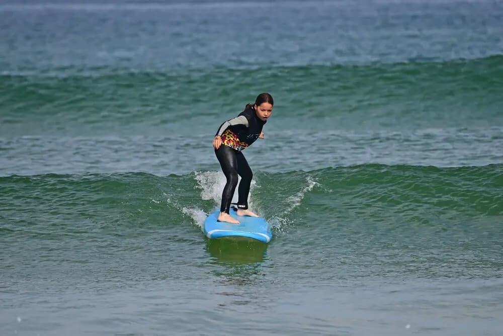 Kids Surf Course in Biscarrosse — Stage enfant 3 séances (Ages 7–11)