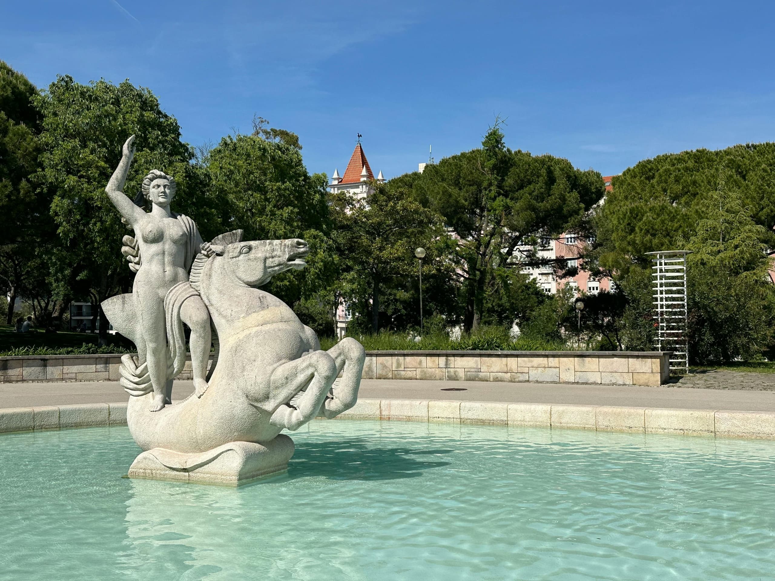 Discover Lisbon’s Best Views by Electric Tuk Tuk: A 2-Hour Tour of Iconic Viewpoints