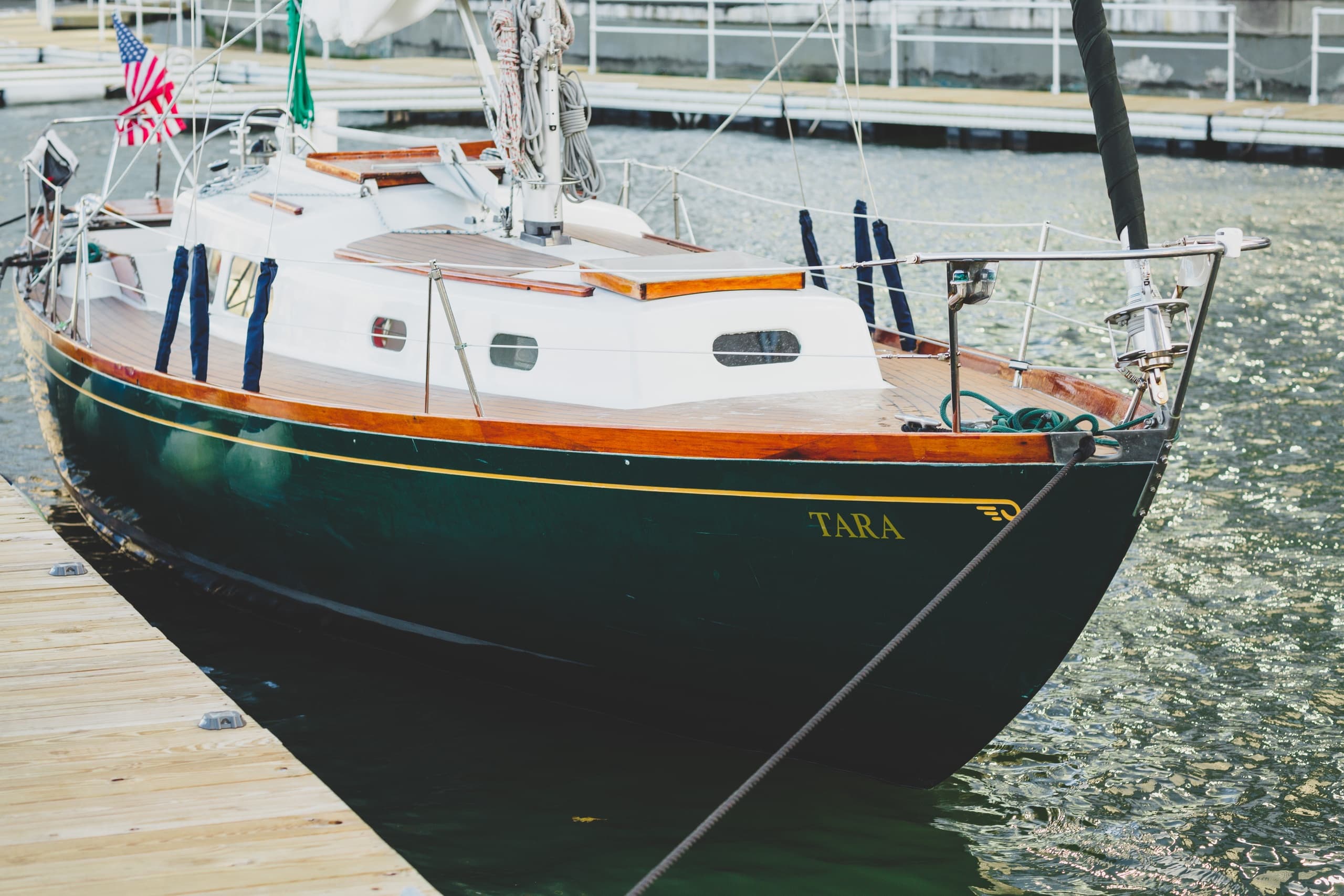 Sail New York Harbor: Private 2-Hour Daytime Charter from Manhattan