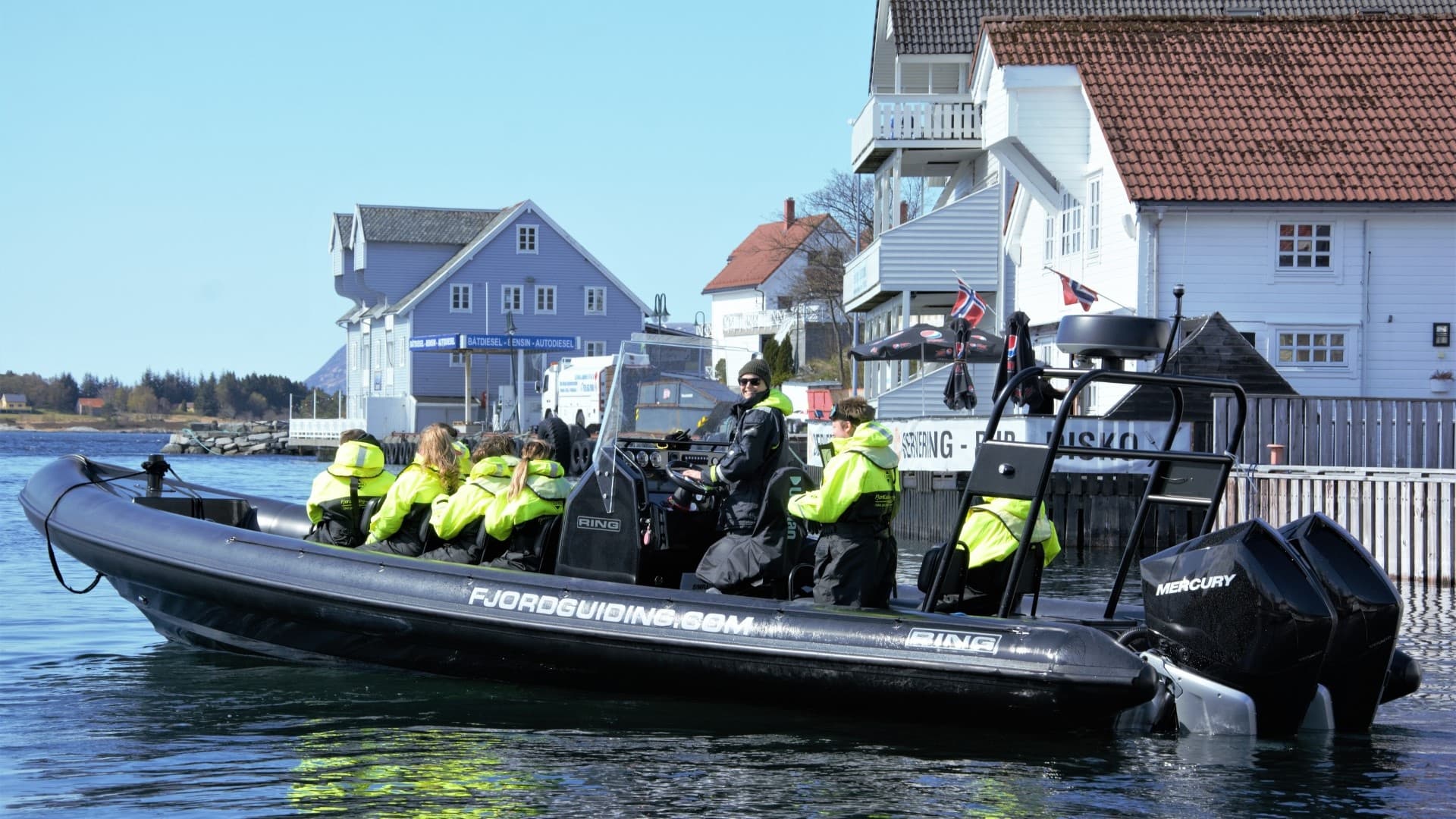 Water Activities & Fjord Guiding AS: Sea Rafting in Selje
