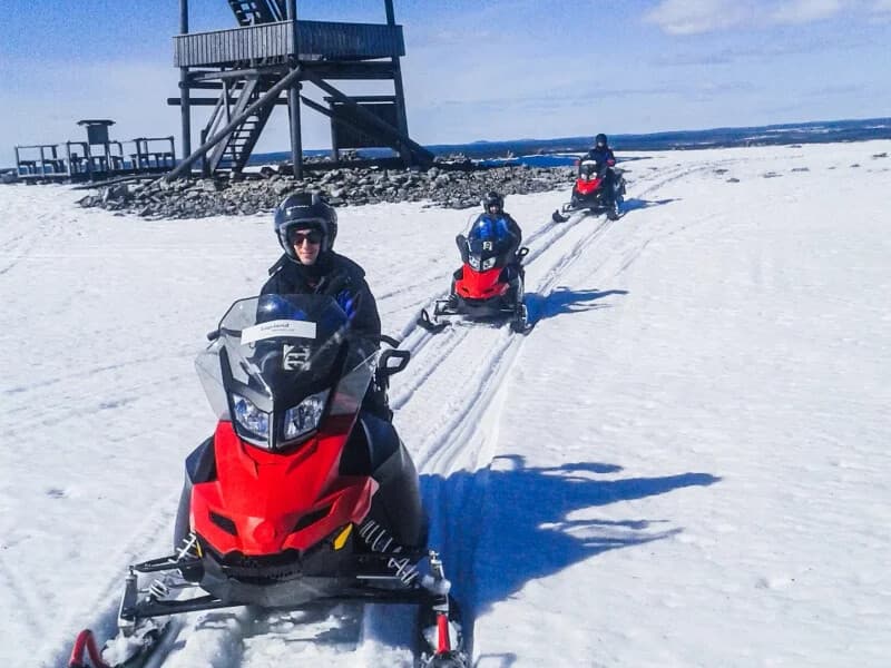 Snowmobile Driving Experience in Rovaniemi: 2-Hour Lapland Intro