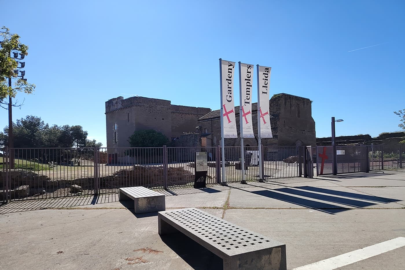 Walk a Templar Stronghold: Guided Visit to Castillo Templario de Gardeny, Lleida photo 4