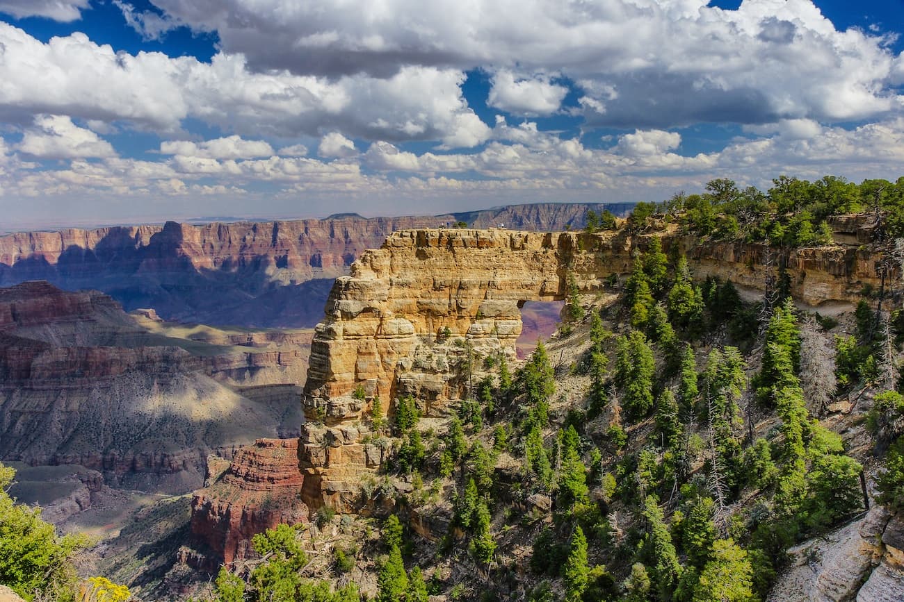 Land Adventures: Grand Canyon Trekker - 5 Day Tour with Discovery Treks