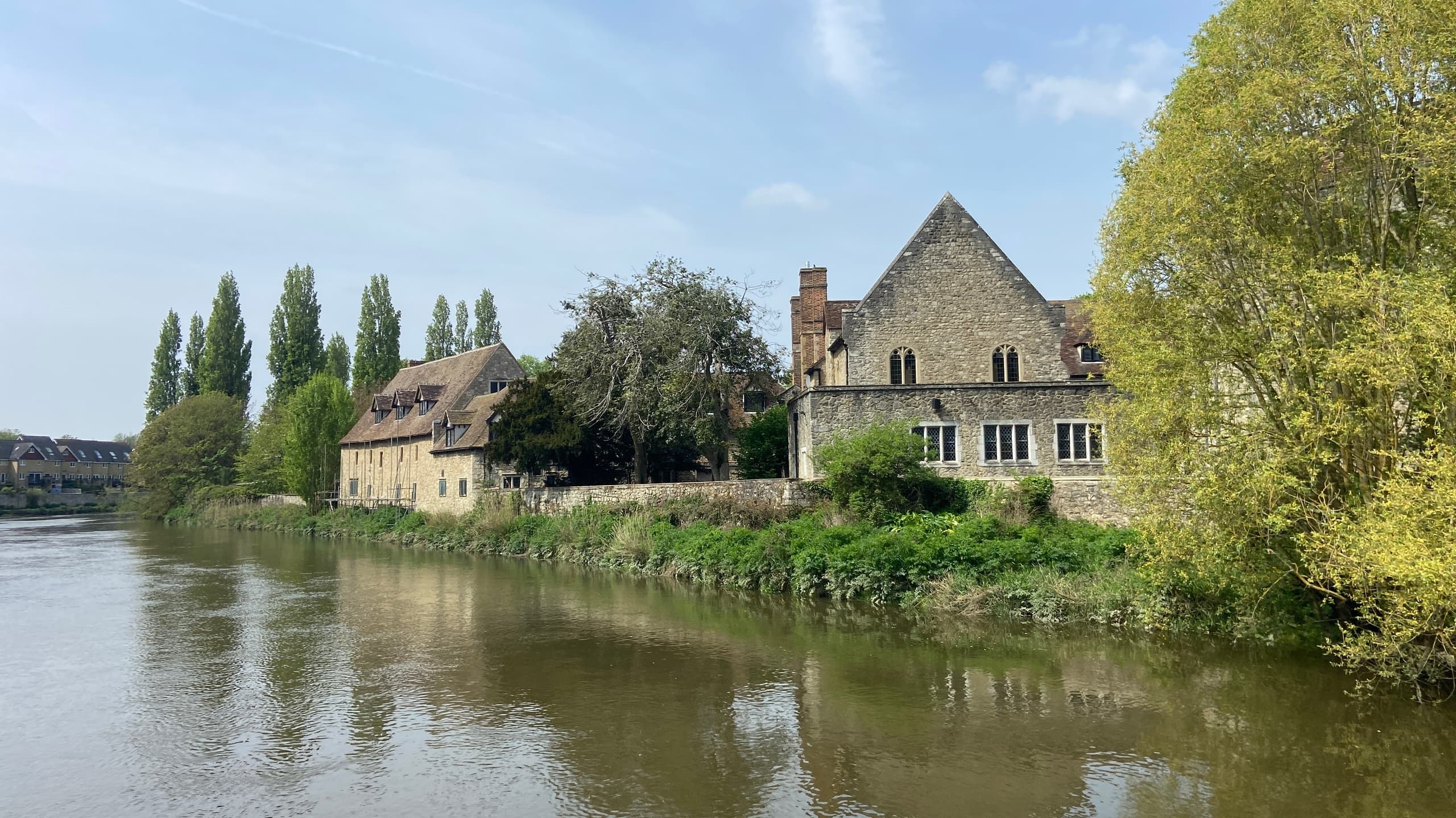 River Medway Cruise to Aylesford: Historic Sights & One Hour Ashore
