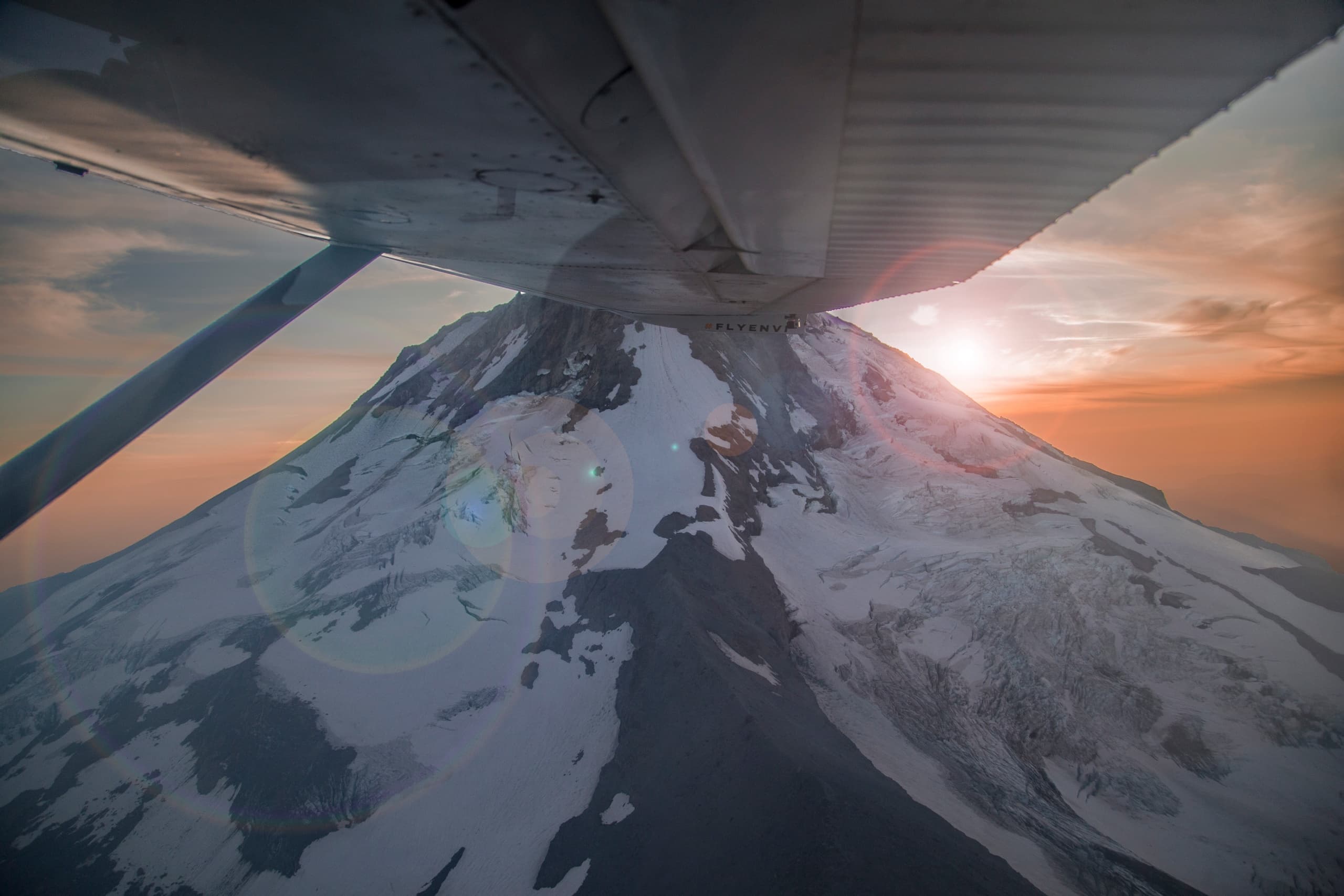 The Mountain Loop: Scenic Air Tour Over Mt. Hood, Oregon
