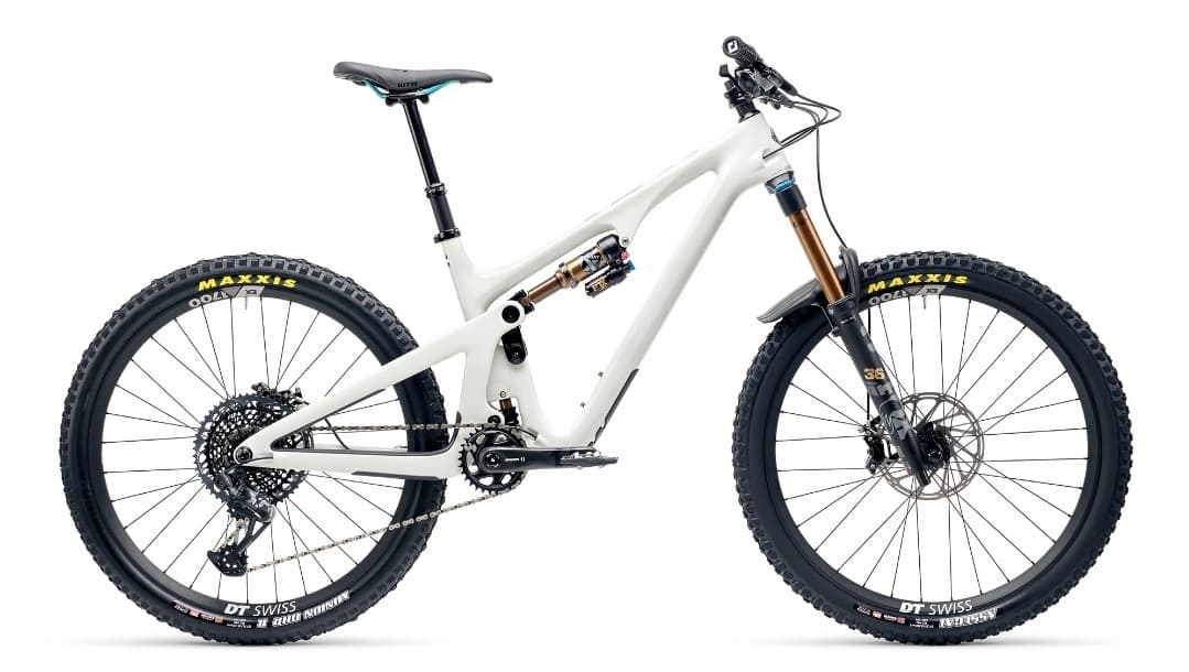 Master the Trails with Medium Sized Bike Rentals in Lyndon, Vermont