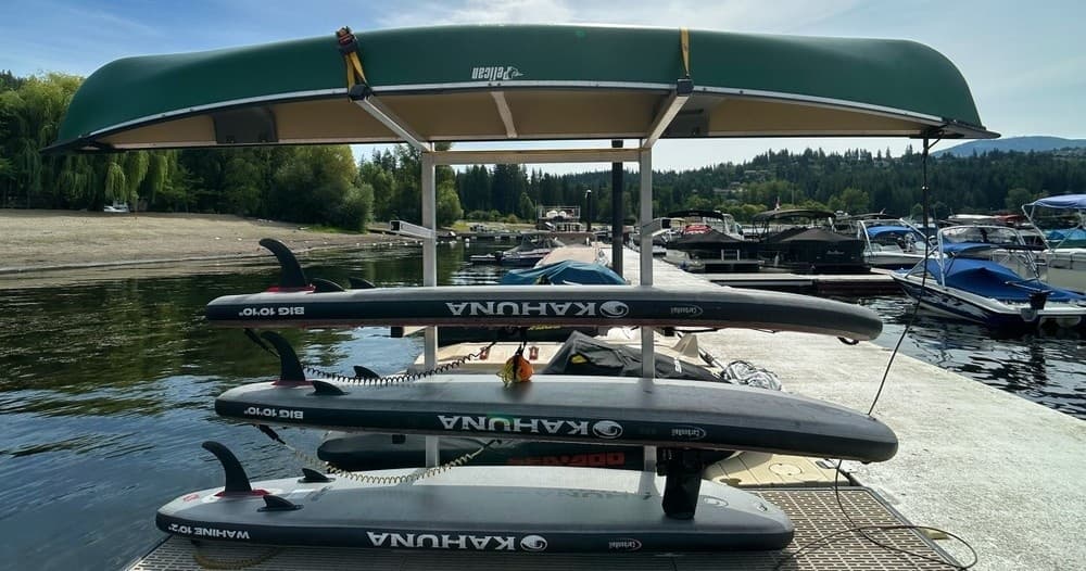 Canoe | Canoe in Blind Bay, British Columbia