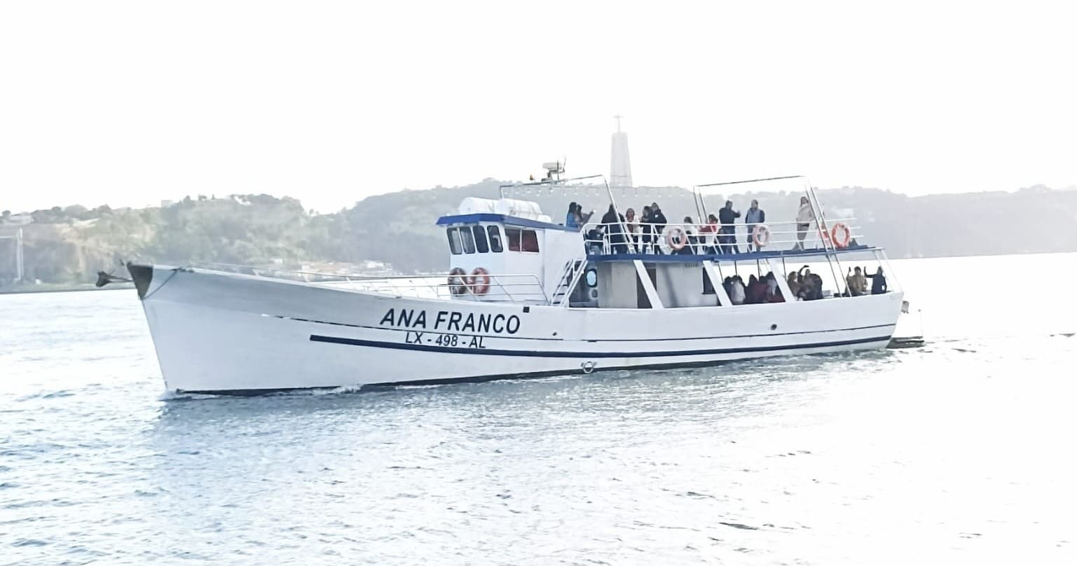 Private 3h Motor Boat Tours on Lisbon’s Tagus - Marlin Tours