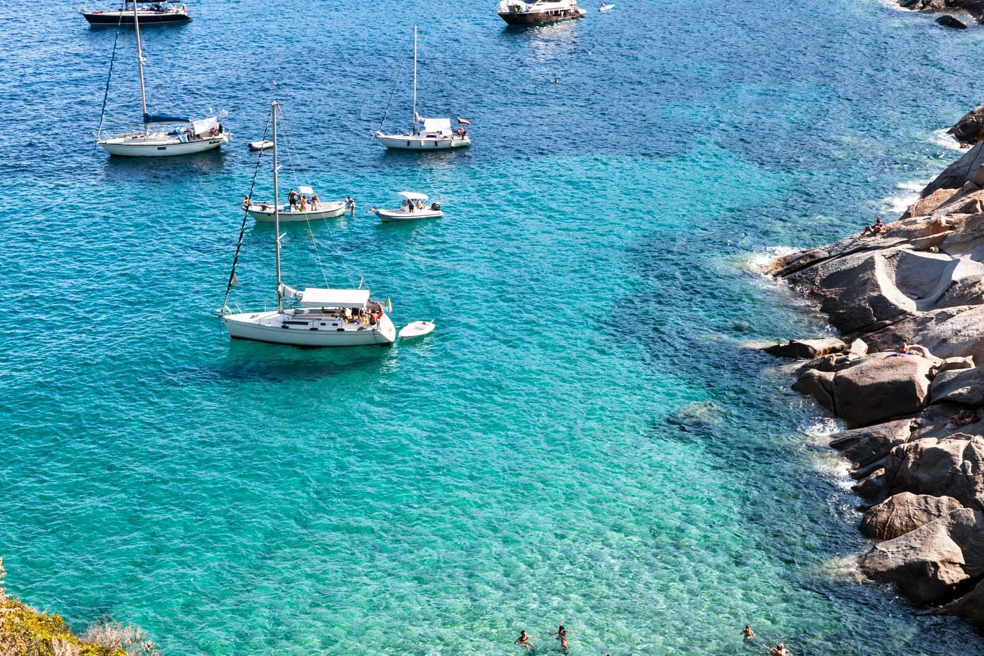 Giro dell'Isola del Giglio & Snorkeling with Minicrociere Toscana
