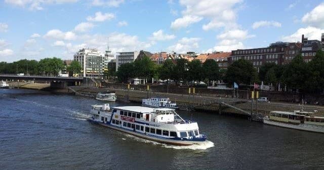 Water Activities: Scenic Boat Ride with Hal Över in Bremen