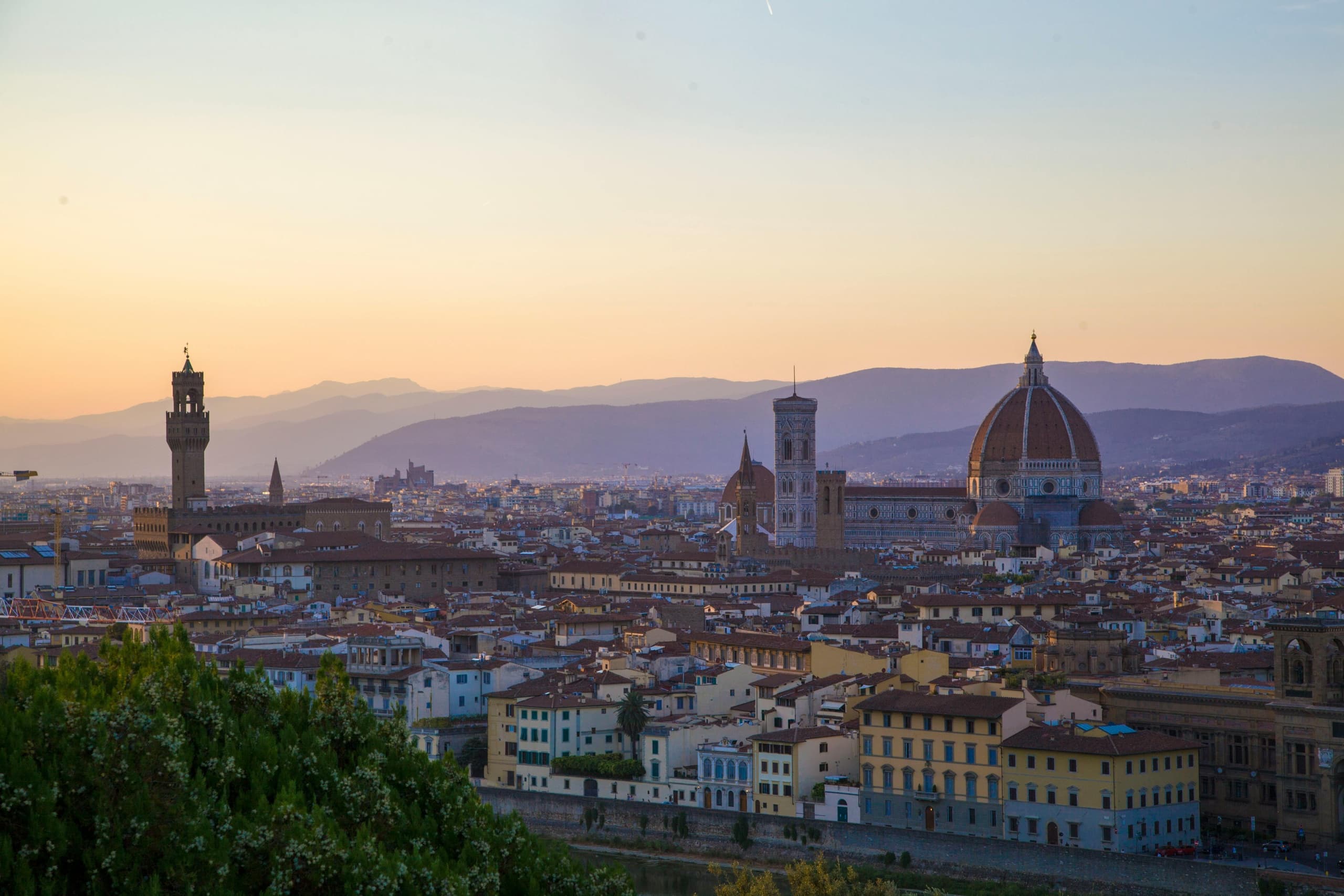 Explore Florence Comfortably: The Ultimate 90-Minute Golf Cart Tour with Audioguide