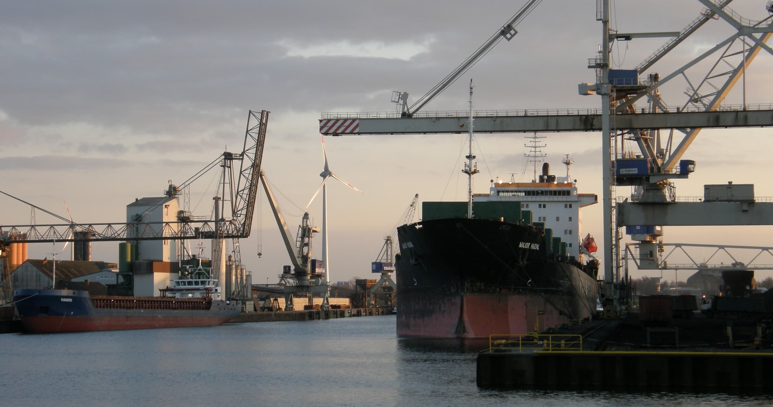 Industrial Harbor Rundfahrt with Hal Över in Bremen