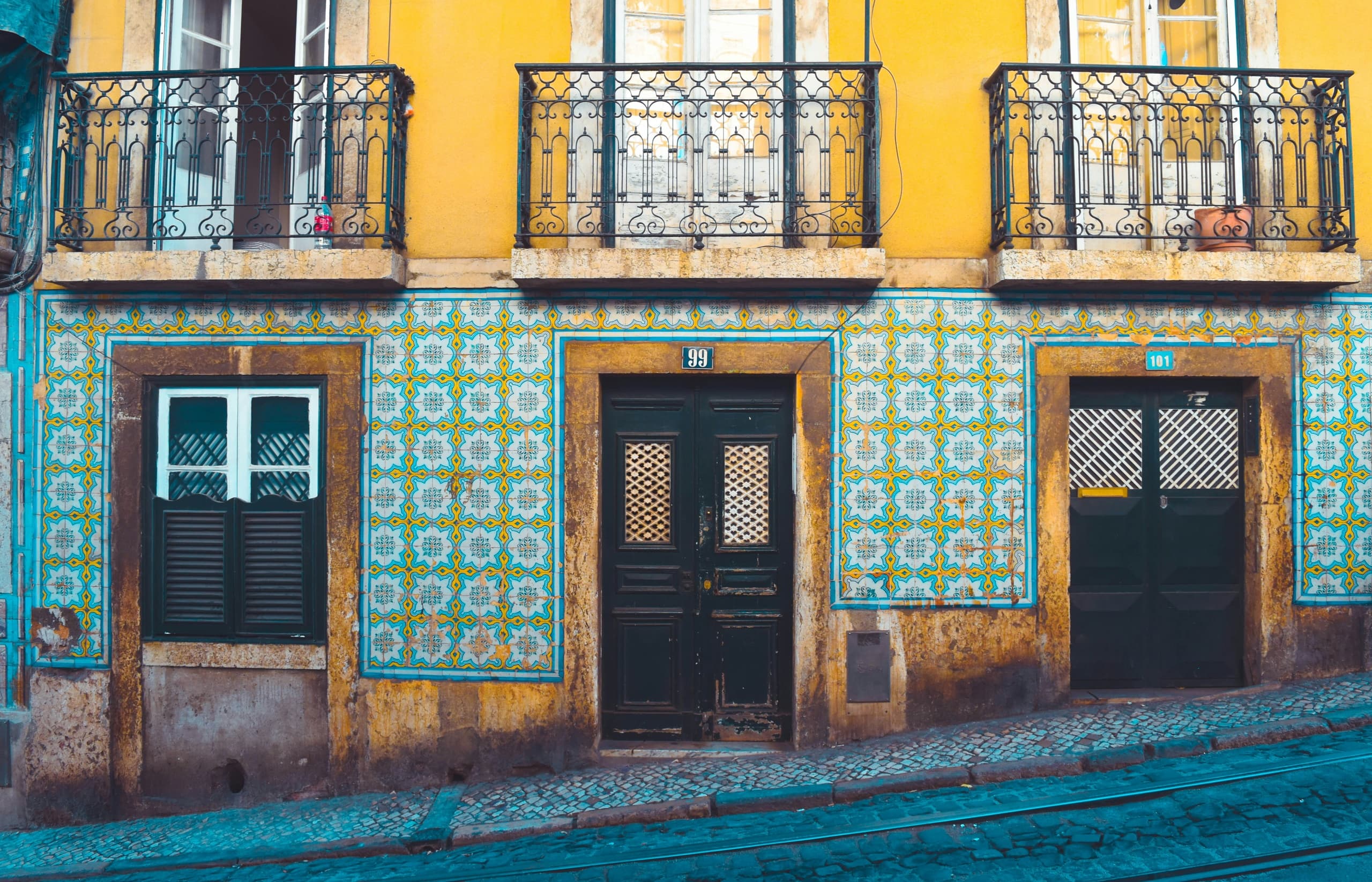 Cultural Walk with Corvo Travel in the Azores