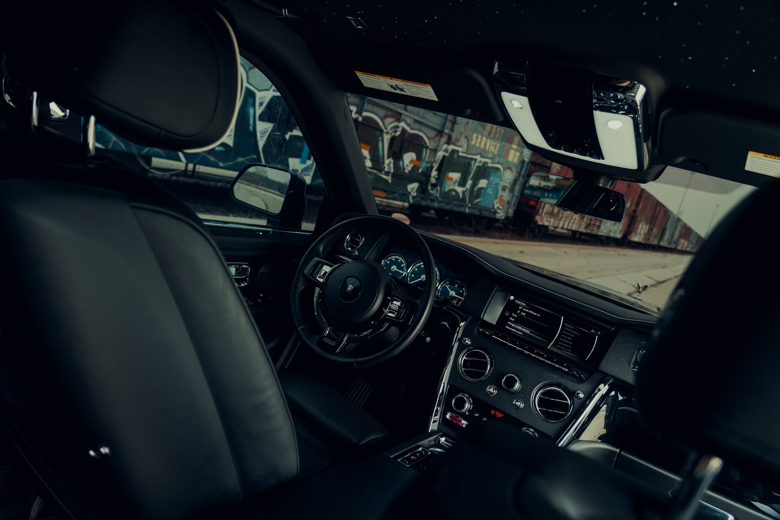 Rolls-Royce Cullinan Chicago: Luxury SUV Drive Along Lake Michigan photo 2