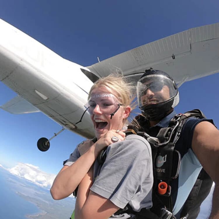 14,000-Foot Tandem Skydiving Over Townsville — Donnington Airpark Freefall