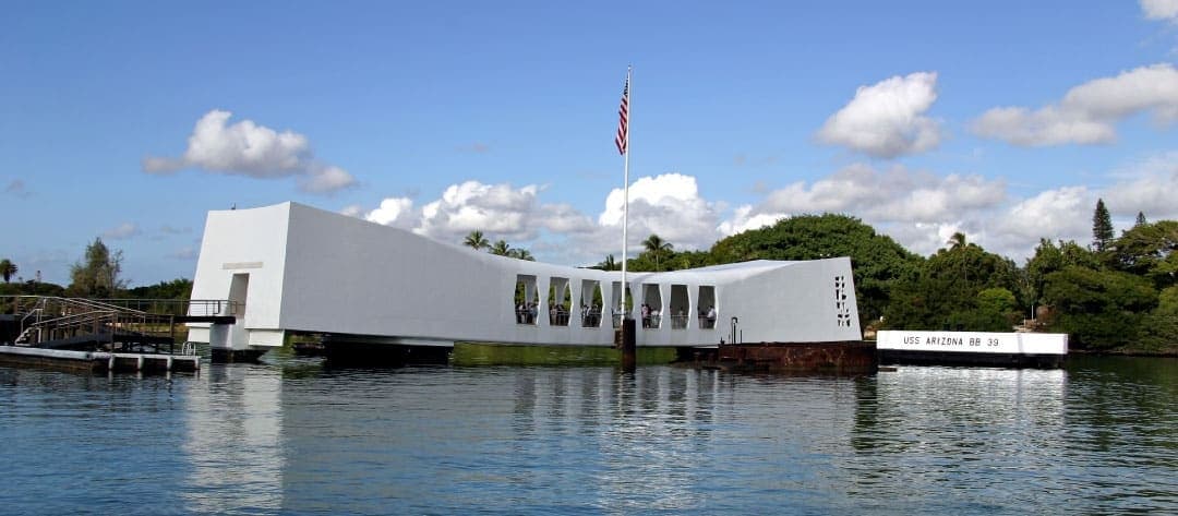 Pearl Harbor Tour by Aloha Sunshine Tours in Honolulu