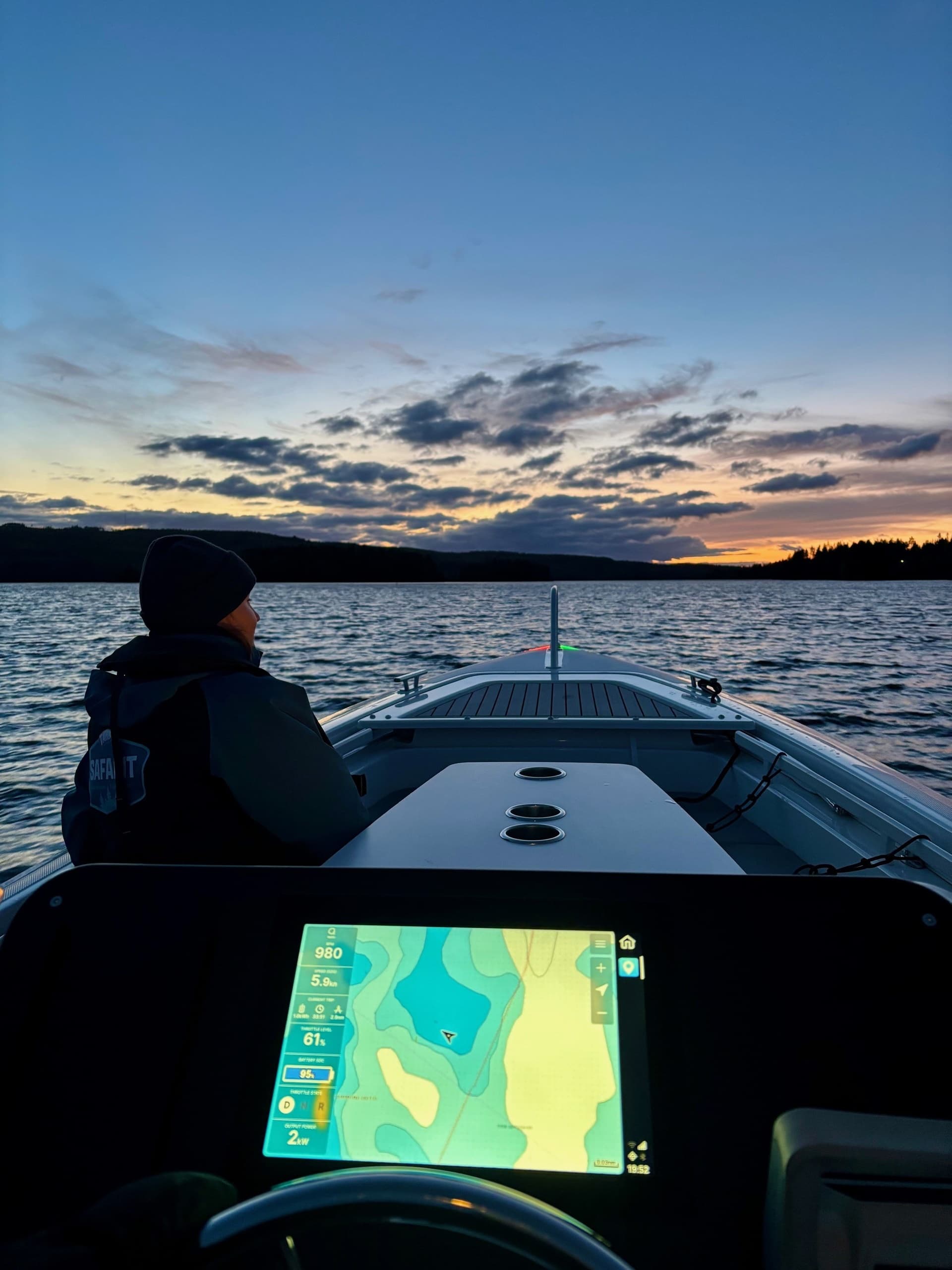 Silent Electric Boat to Nimetön Island: Lake Syväri Eco Cruise from Tahkovuori