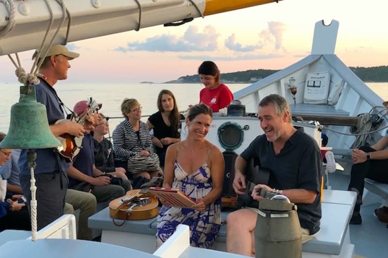 Water-activities & Maritime Heritage Charters: Sunset Music Sail Adventure