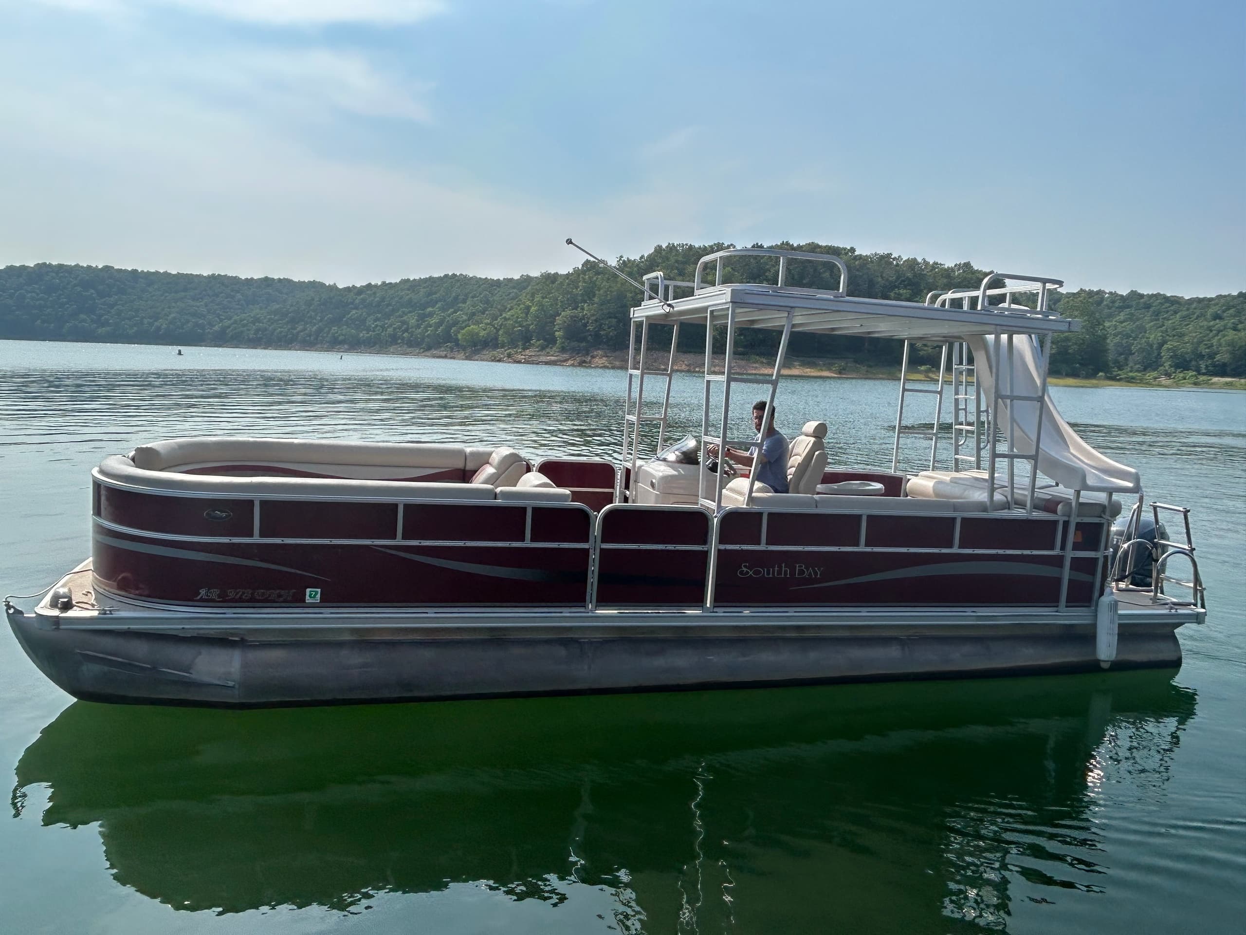 Pontoon Rental at Fout Boat Dock in Gamaliel, Arkansas