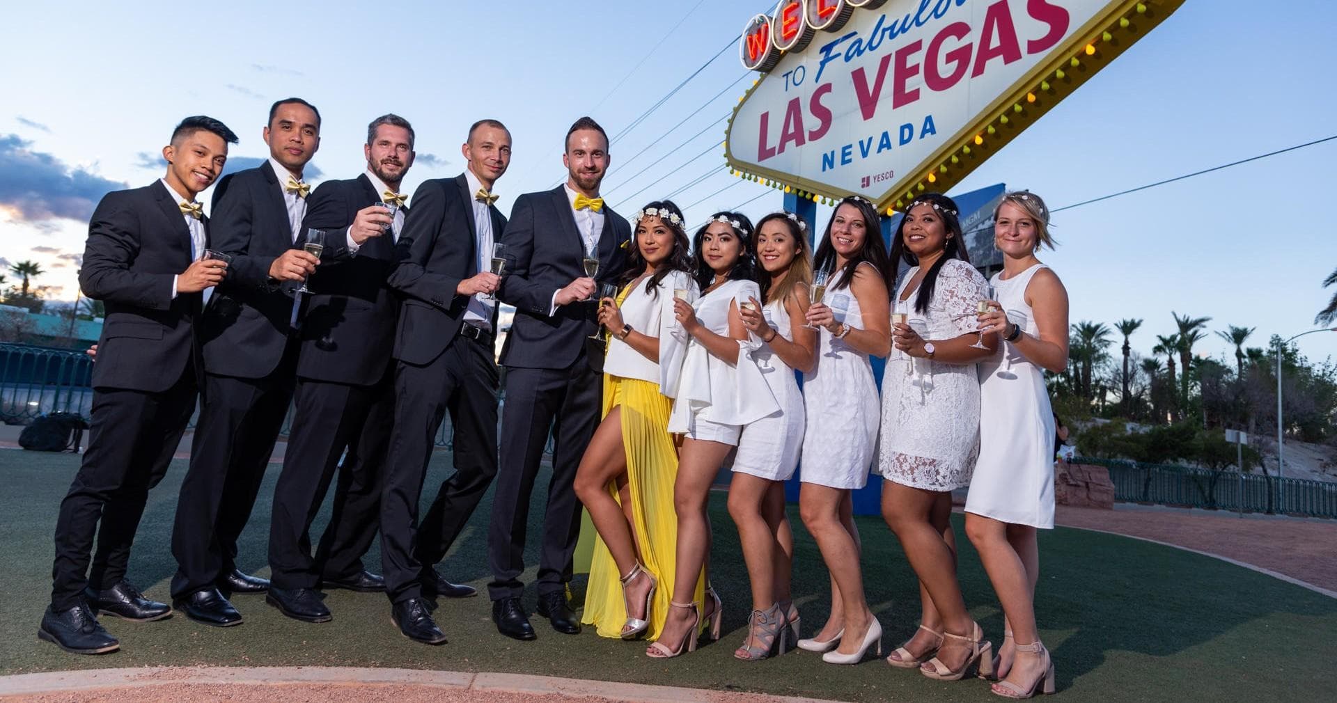 3-Hour Private Limo Photo Tour in Las Vegas, NV