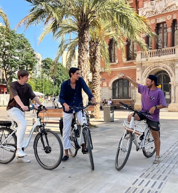 Morning Bike & Bites: Valencia Small-Group Ride Through History and Design