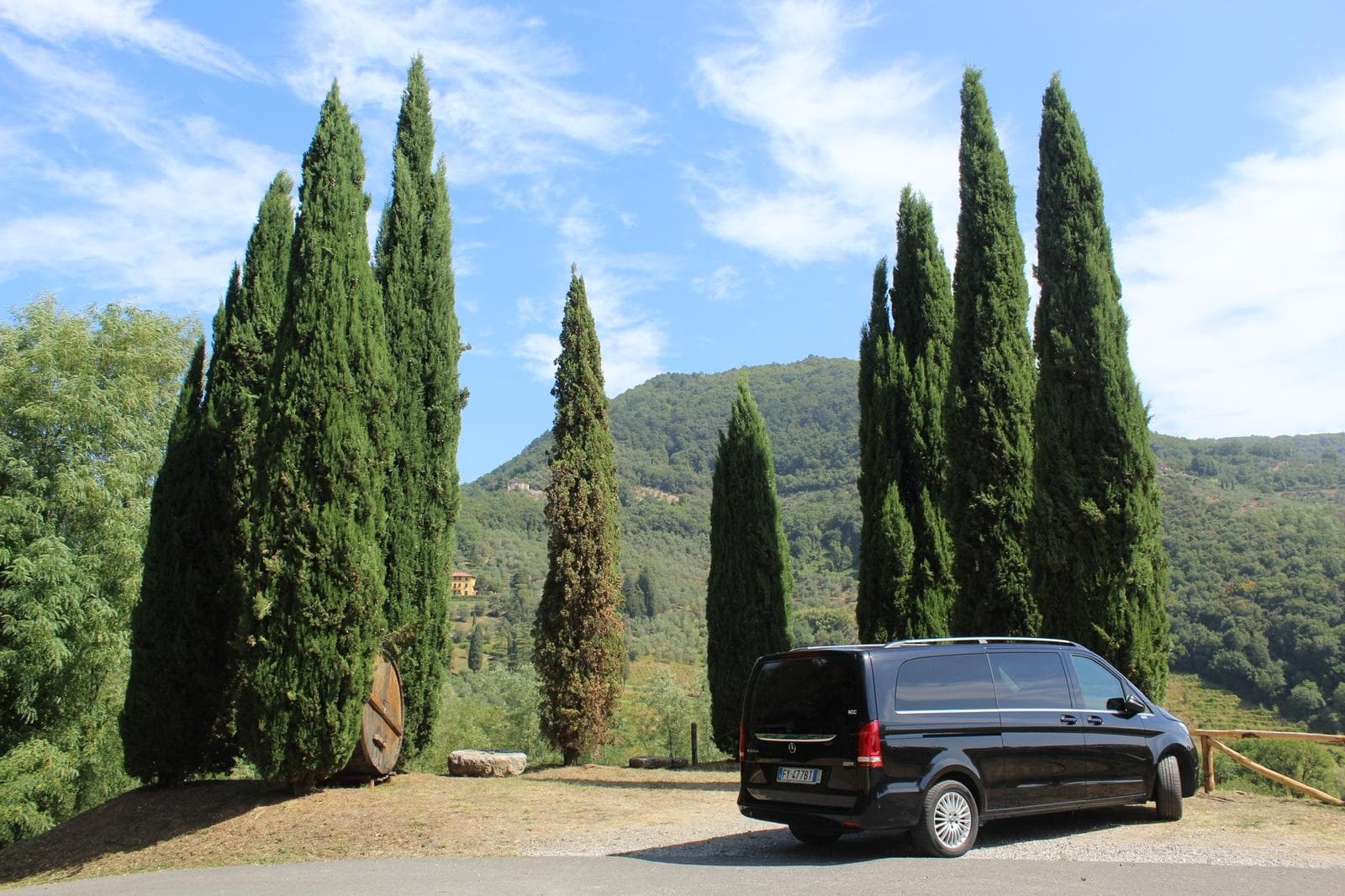 Private Lucca Wine Experience By Van: Taste Small Toscana Wineries from Firenze