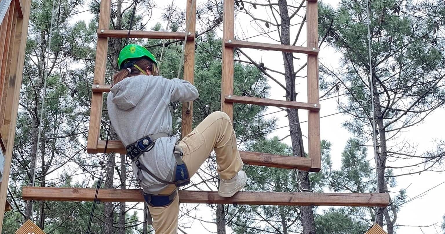 10‑Meter Obstacle Climb in Ericeira — Escalada de Obstáculos at Parque Aventura Cova da Baleiat