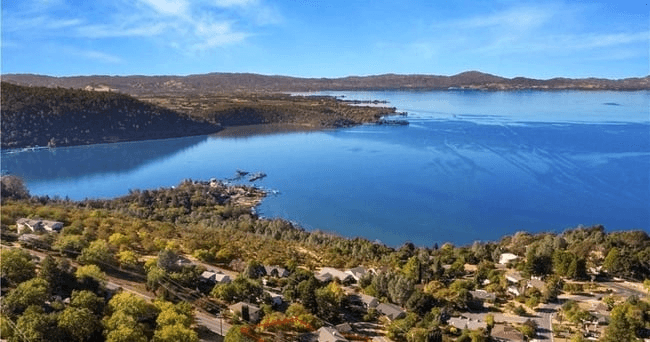 Two-Day Boat Rental on Clear Lake: Pontoons, Ski Boats & Fishing from Lakeport
