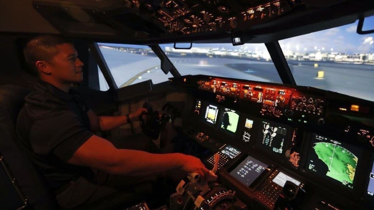 90-Minute Boeing-737 Flight Simulation in Anaheim