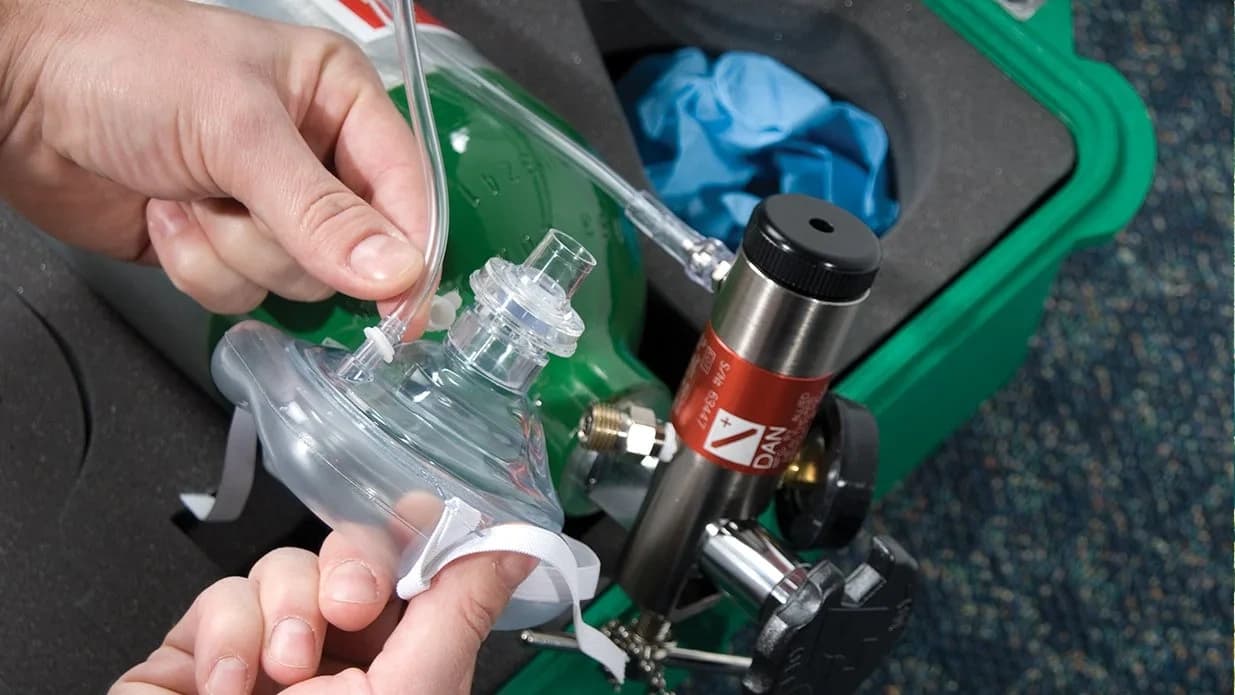 Emergency Oxygen Provider Course in Honolulu: Be Ready for Dive Emergencies photo 2